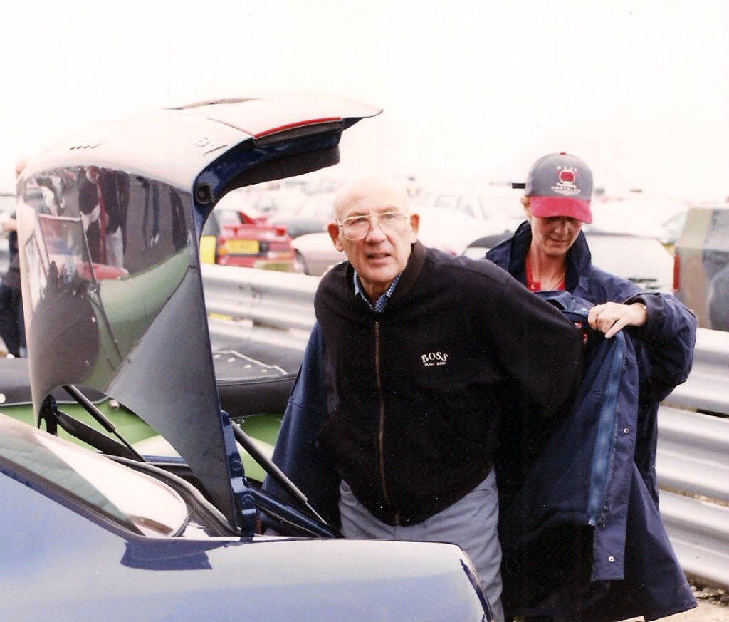You are currently viewing The Day I Met………… Stirling Moss!