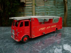 Read more about the article Is this a rare Diecast? An Unidentified Dinky Variant???